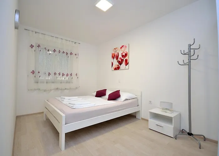 Tribunj 16884b דירה Tribalj